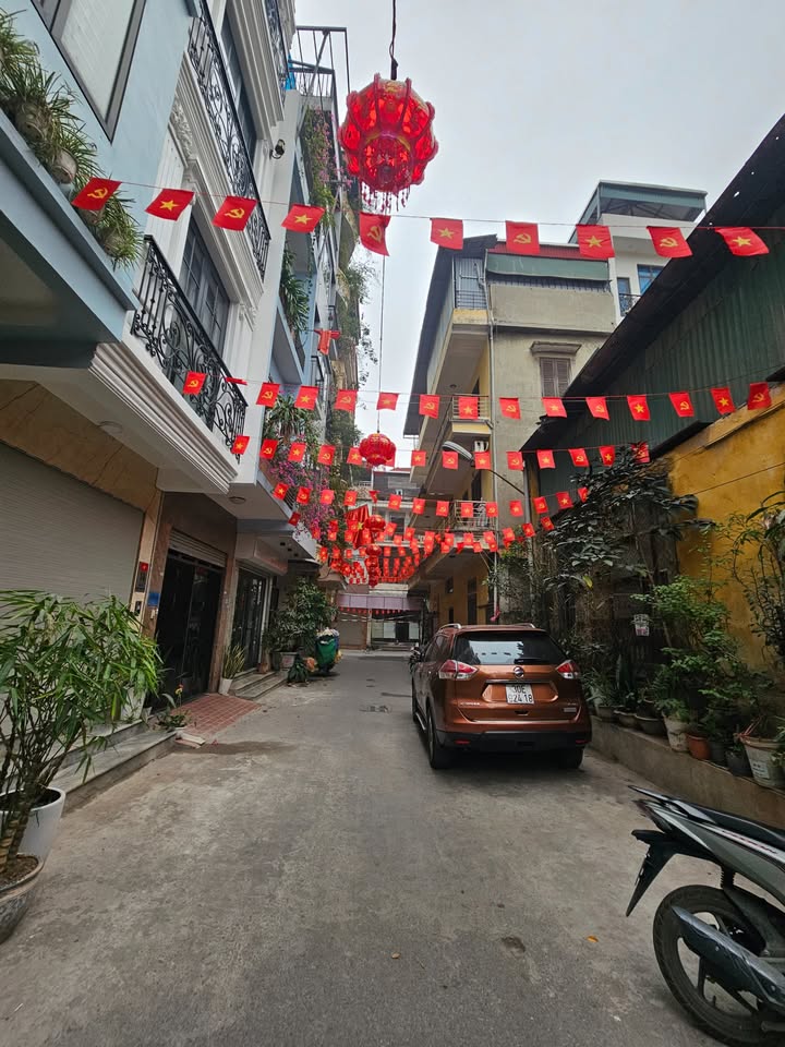 Nhà lô góc 2 mặt thoáng tại Văn Quán Hà Đông 38m² - Giá hợp lý, sẵn sàng ở ngay!