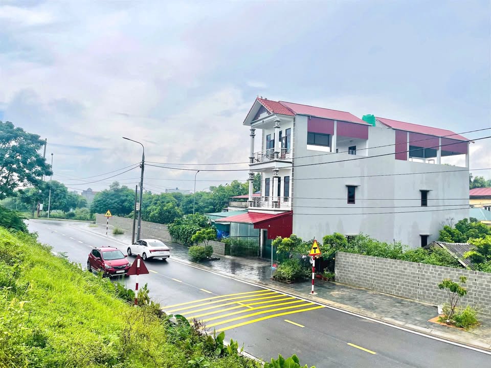 Lô đất đẹp Phường Lam Sơn, Hưng Yên 90,9m² giá 3 tỷ - Đường thông thoáng, tiện ích đầy đủ!