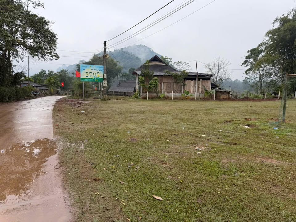 Nhà cấp 4 tại Xã Phú Vinh, Huyện Tân Lạc, 175m² chỉ 260 triệu - Cơ hội đầu tư tốt!