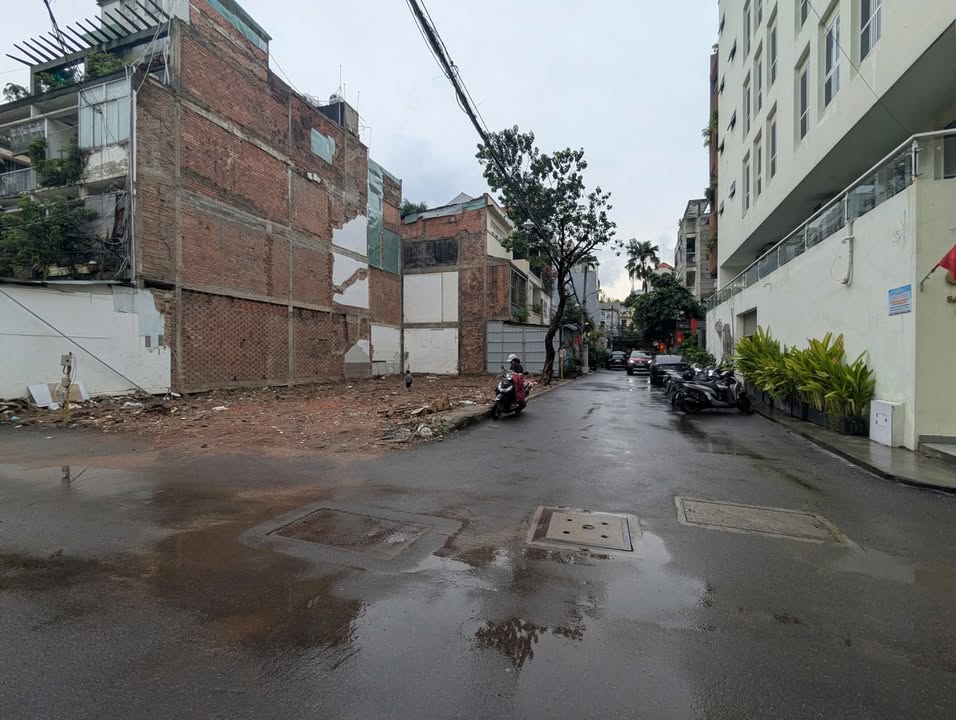 Bán đất góc 2 mặt tiền Hai Bà Trưng 239.6m² giá 8x tỷ - Cơ hội đầu tư hấp dẫn!