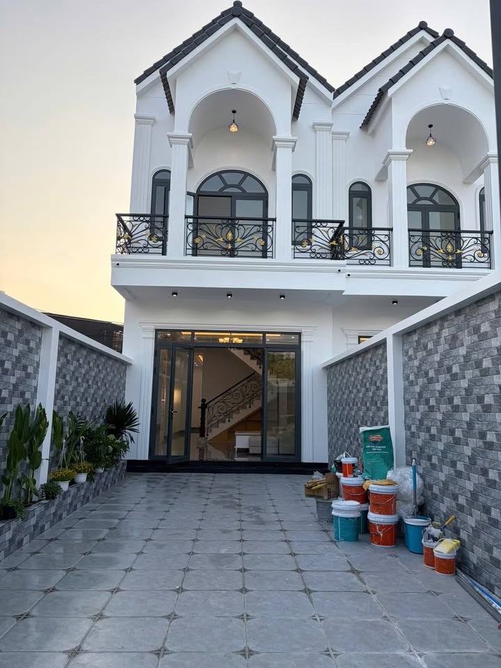 Nhà mặt tiền đường Nguyễn Trung Ngạn, An Bình, Rạch Giá 150m² giá 3.25 tỷ - Sẵn sàng vào ở!