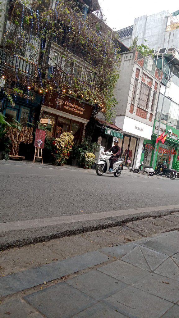 Bán nhà mặt phố Tô Hiến Thành, quận Hai Bà Trưng, 91m², giá 38 tỷ - Vị trí lô góc kinh doanh sầm uất!