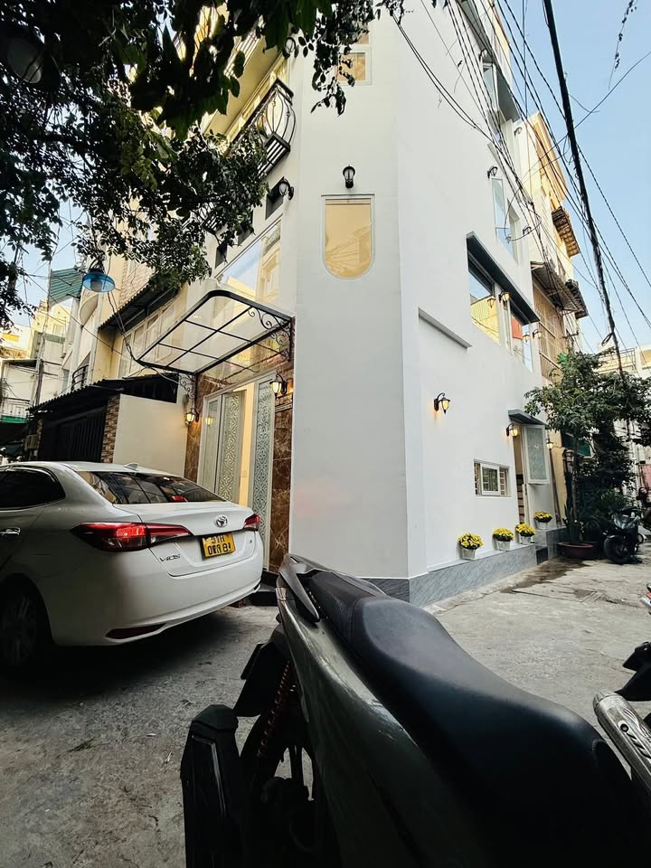 Nhà riêng Phú Nhuận 130m² giá 8 tỷ - Mới cứng, hẻm ô tô!