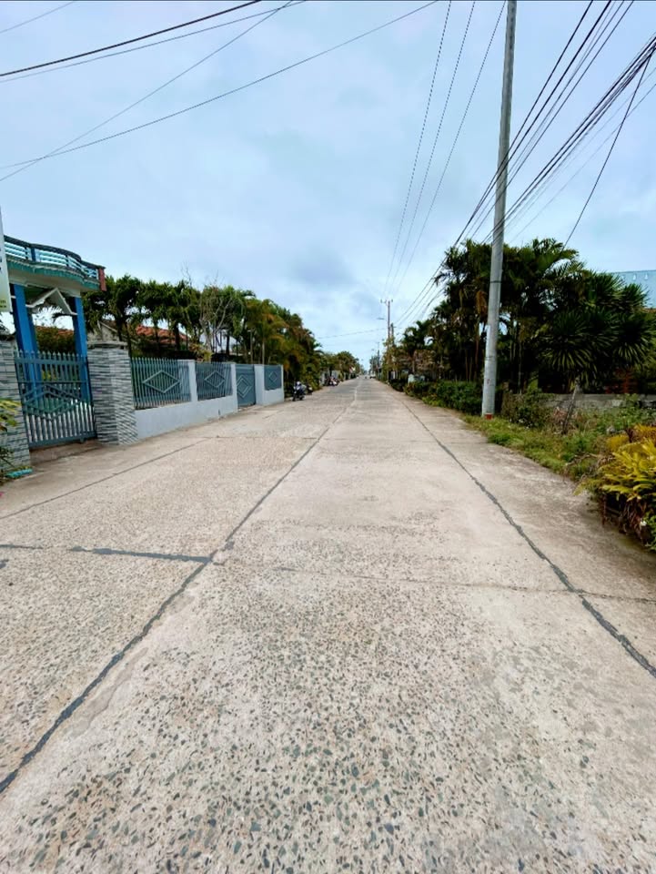 Lô đất mặt tiền Lê Hanh, Đông Hòa, 249m² giá 1.68 tỷ - Cơ hội đầu tư hấp dẫn!