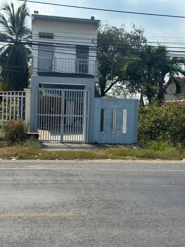 Nhà mặt tiền Quốc lộ 30, Xã Bình Thành, 189m² giá 1.6 tỷ - Nhà mới đẹp, 2 mặt tiền sông thoáng mát!