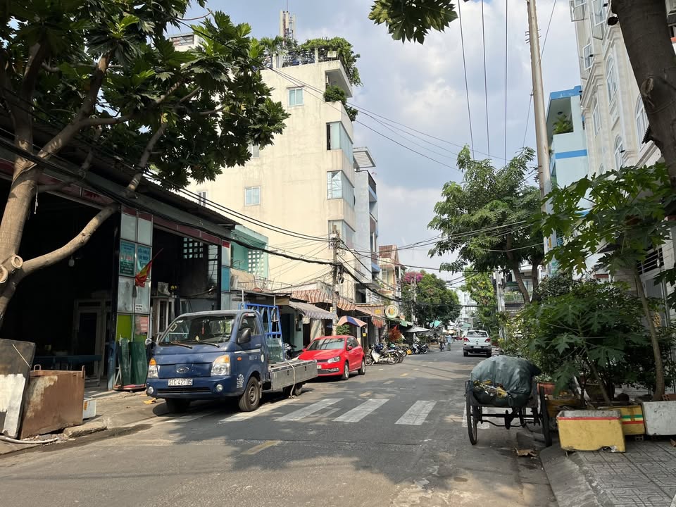 Nhà phố 1017 Lạc Long Quân, 81m² giá 8 tỷ - Đầu tư sinh lời ngay!