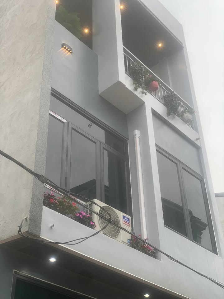 Nhà 3 tầng phường Hà Huy Tập 63m² giá 5 tỷ - Full nội thất sang trọng!