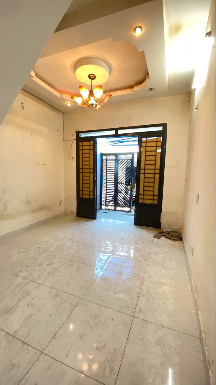 Nhà 2 tầng tại Phú Thuận, Quận 7, 38m² giá thỏa thuận - Sẵn sàng vào ở ngay!