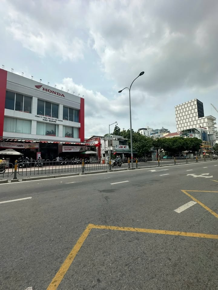 Bán FrontHouse 119C Phan Đăng Lưu, Quận Phú Nhuận, 510m² giá 300 tỷ - Đầu tư sinh lời ngay!