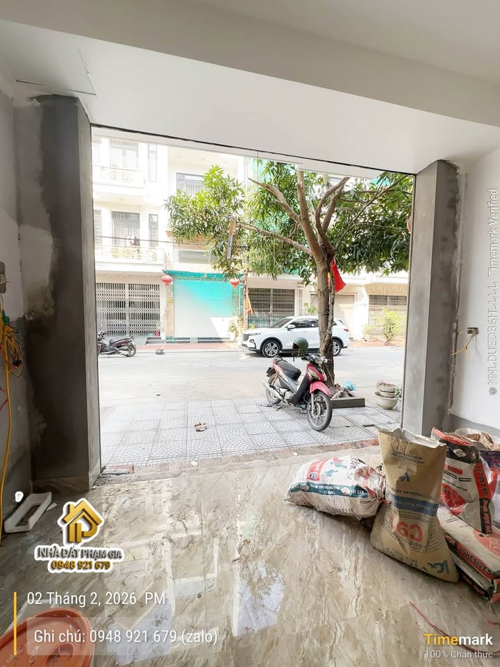 Bán nhà mặt đường Nguyễn Khánh Toàn 64m² giá 5 tỷ - Sổ hồng chính chủ