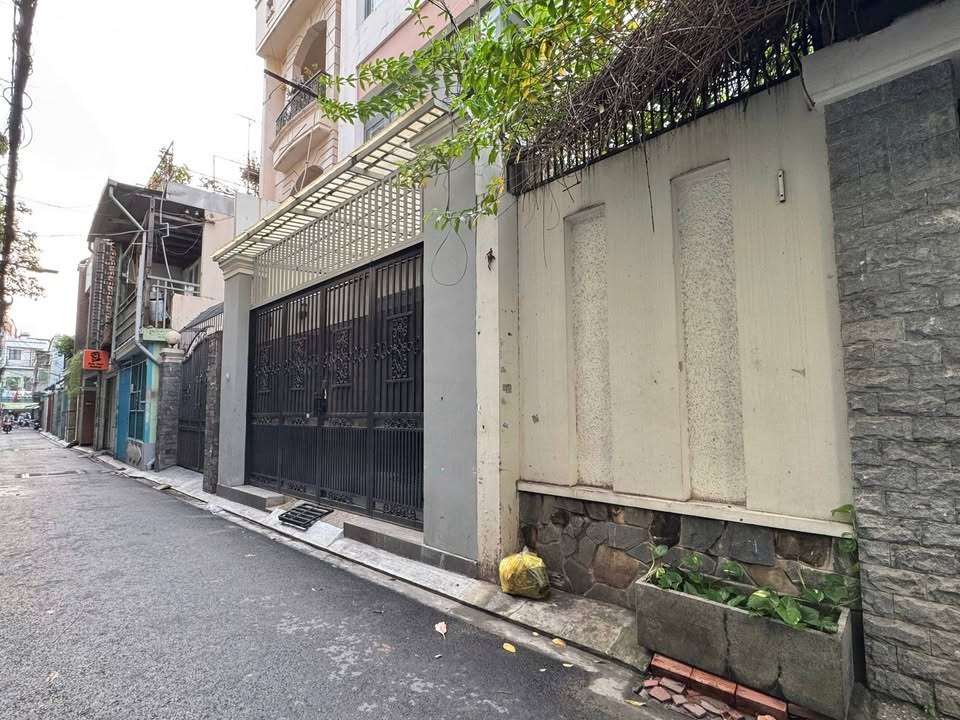 Nhà phố Thích Quảng Đức, Phú Nhuận 80m² giá 13 tỷ - Hẻm ô tô vào tận nơi!