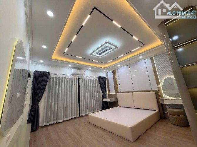 Nhà phố Trần Khát Chân 42m² giá 13 tỷ - Đón Tết ngay với nội thất đẳng cấp!