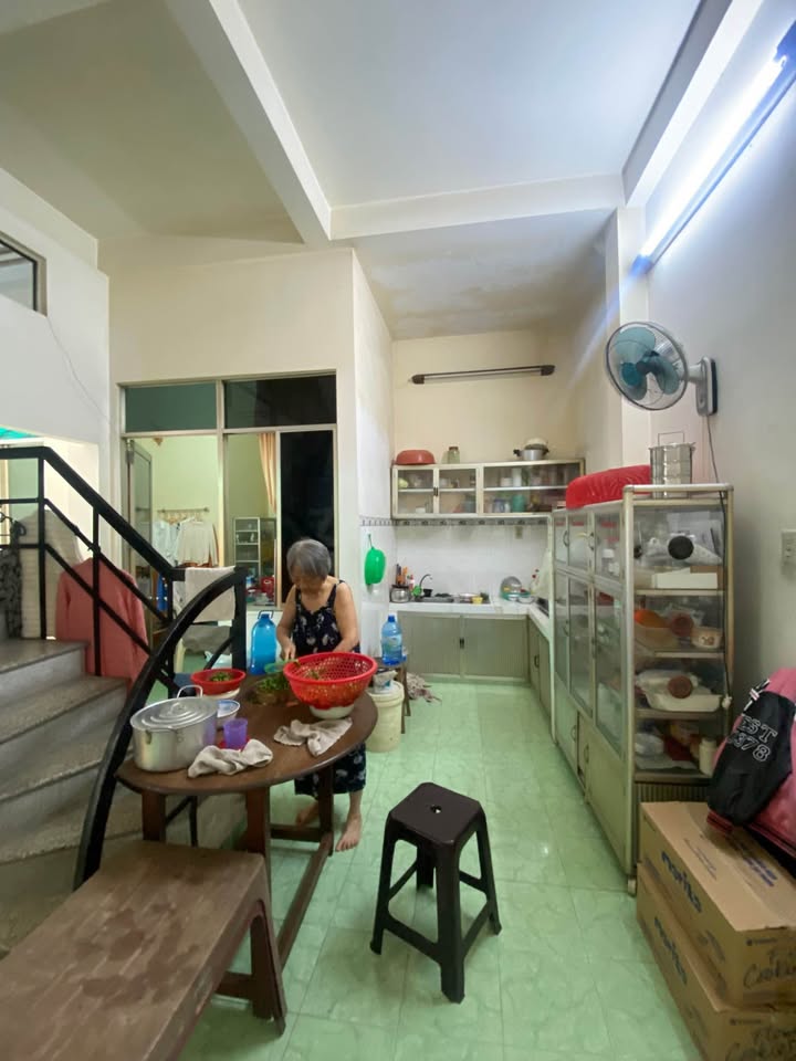 Nhà mặt tiền đường 13m Lộc Thọ, Nha Trang 71.6m² giá 12 tỷ - Cách biển 200m!