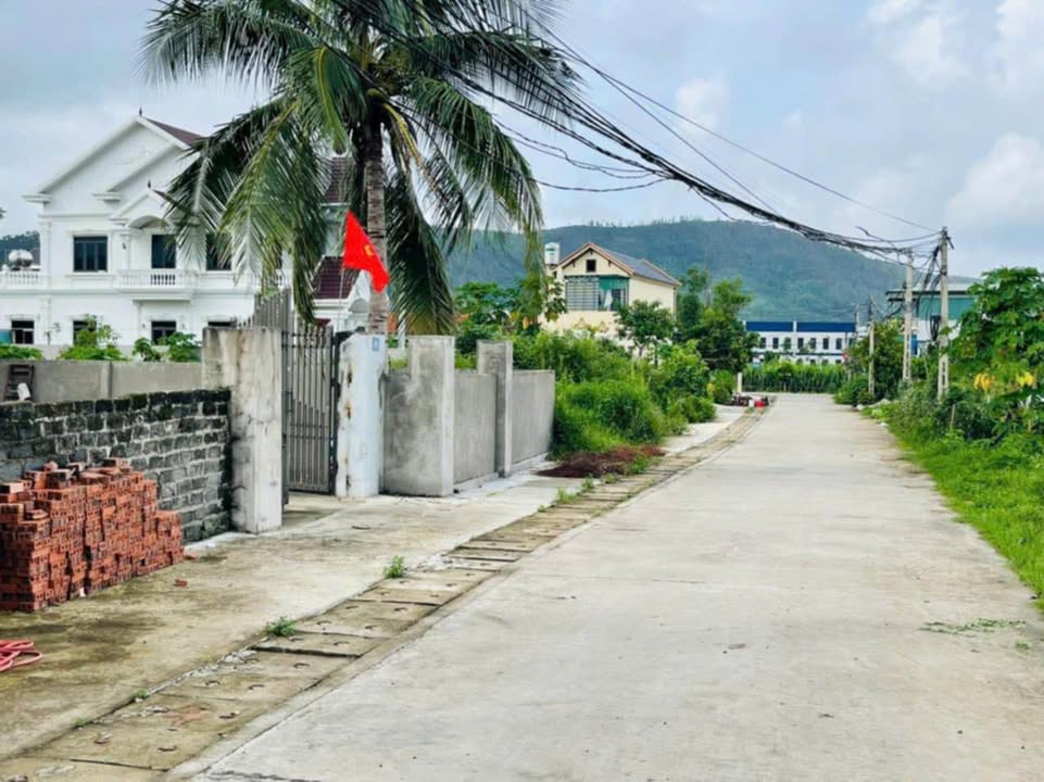Đất nền 112m² tại Khu phố Thuận Thành, Đông Mai, Quảng Yên - Giá chỉ 1.3 tỷ!