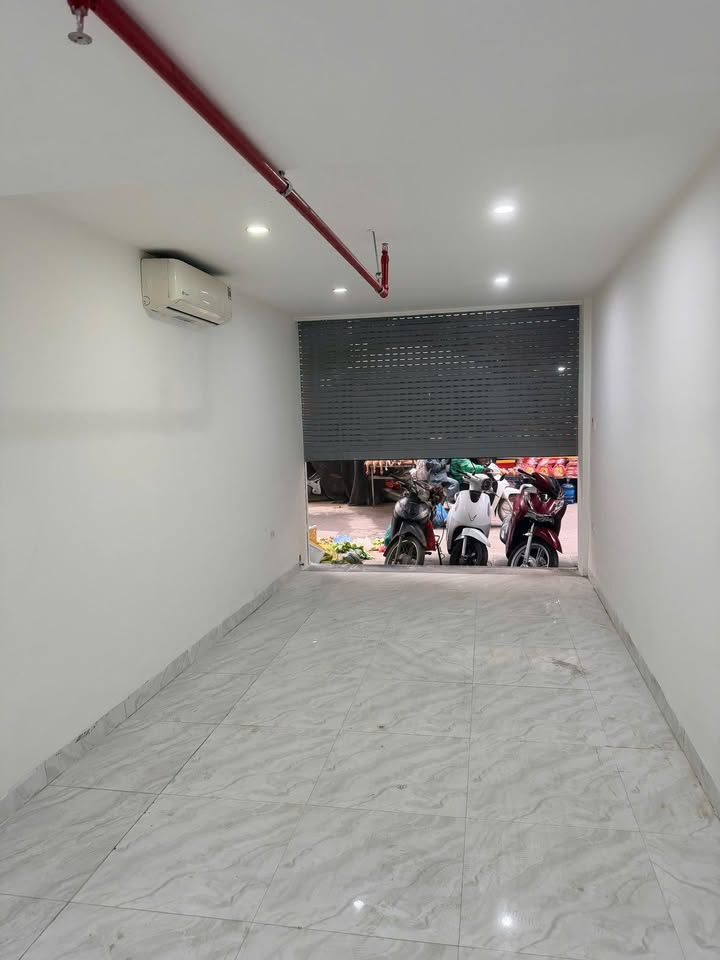 Cửa hàng cho thuê tại ngõ 189 Nguyễn Ngọc Vũ, Cầu Giấy 40m² - Mặt tiền rộng, sẵn sàng kinh doanh!