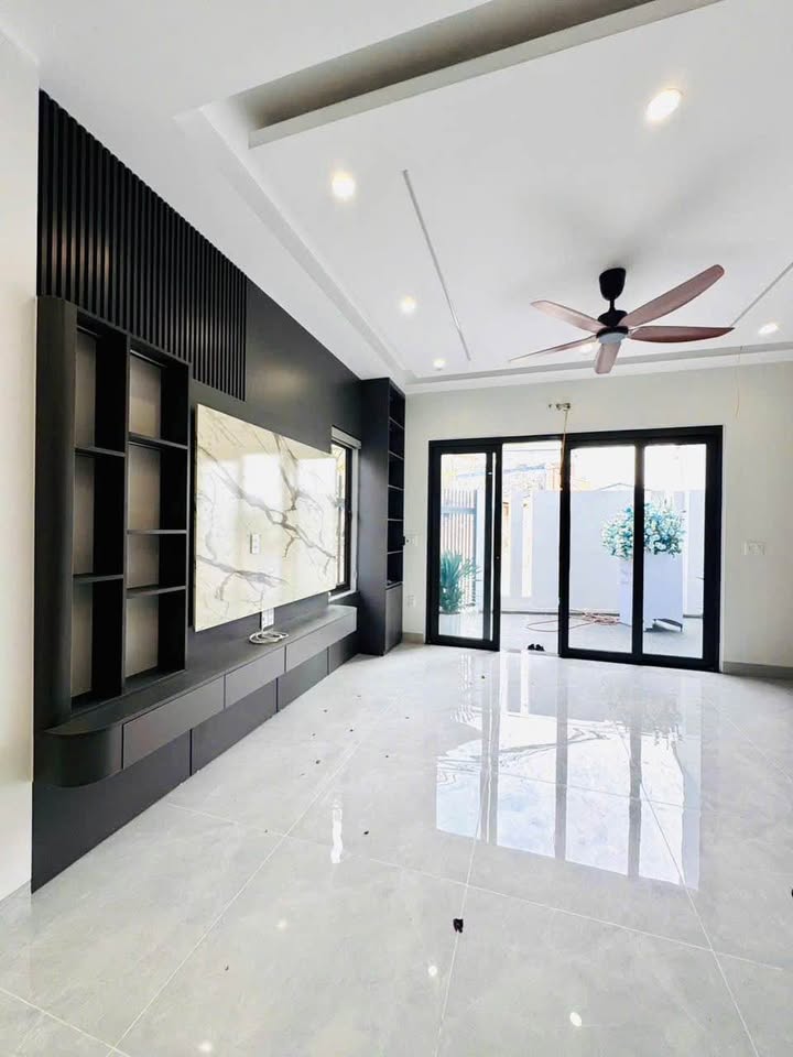 Biệt thự Townhouse 3 tầng Phường Thịnh Đán 90m² giá 4 tỷ - Lõi trung tâm thành phố