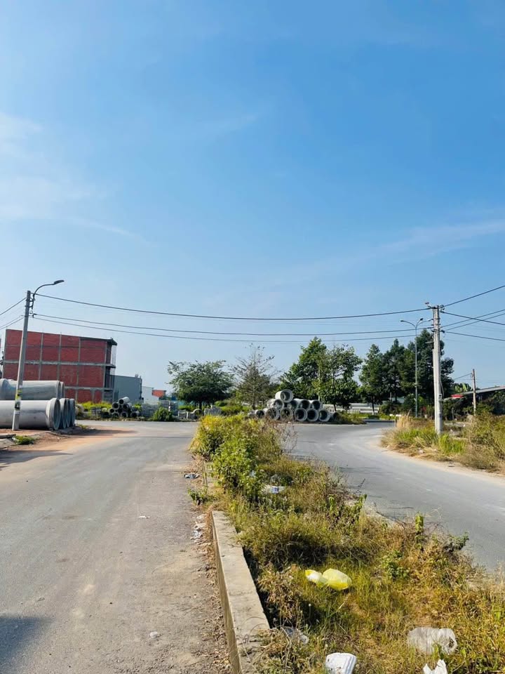 Đất nền 2 mặt tiền KDC Minh Linh Vĩnh Long 105m² giá 1.49 tỷ - Cơ hội đầu tư tuyệt vời!