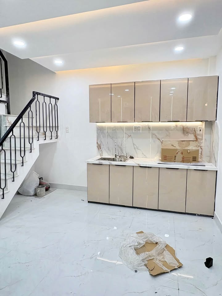 FrontHouse hẻm Xe tải, Quận Bình Thạnh 30m² giá 5.25 tỷ - Kinh doanh lý tưởng!