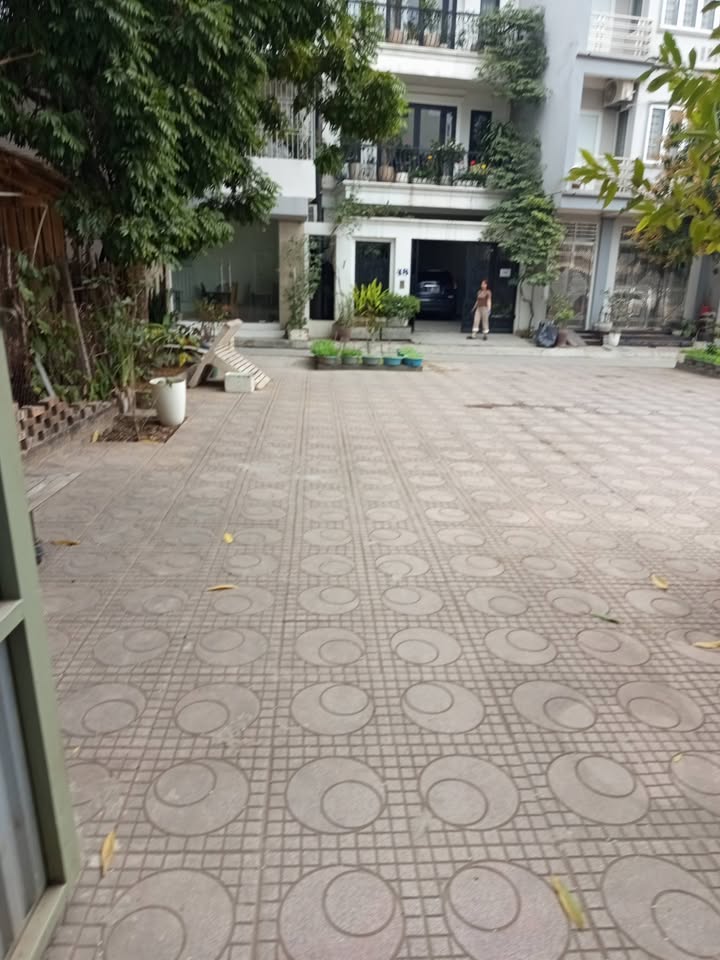 Cho thuê kho, xưởng sản xuất tại ngõ 532 Ngọc Thụy, 97m² - Giá tốt, thoáng đãng!