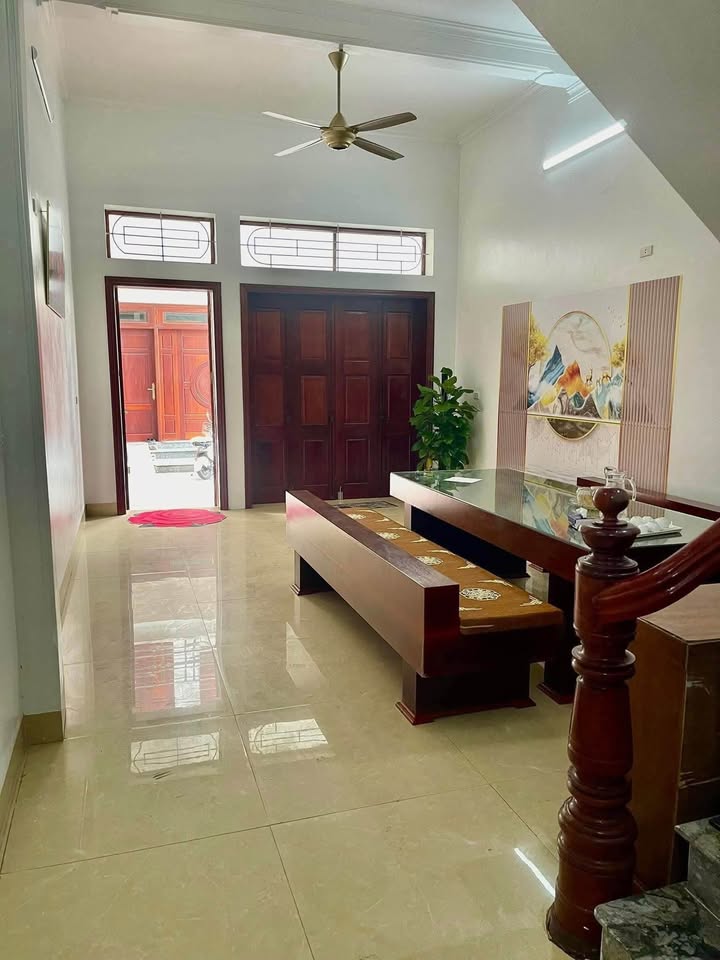 Nhà 3 tầng đường Nguyễn Văn Cừ, Ninh Bình 67m² giá 5 tỷ - Chính chủ bán gấp!