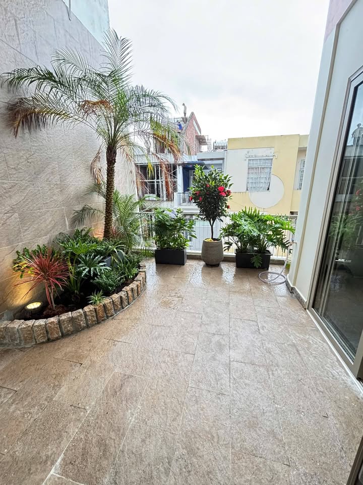 Nhà FrontHouse 3 tầng mặt tiền Đường Ông Ích Khiêm, Hải Châu, Đà Nẵng - Giá chỉ 10.5 tỷ, thương lượng!