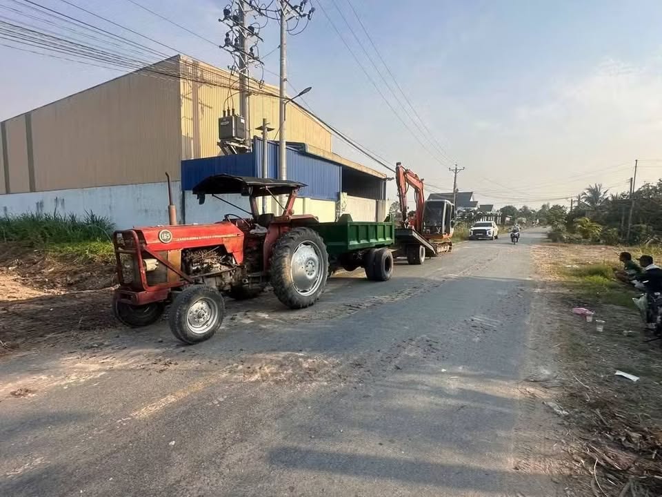 Đất nền mặt tiền đường TL 9 Quận 9, 335m² giá 1.55 tỷ - Khu vực sầm uất, phát triển!