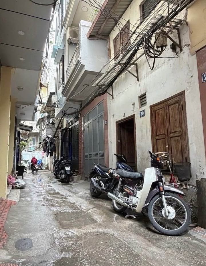 Nhà riêng Cầu Giấy - Nguyễn Khang 100m² giá 2 tỷ - Thiết kế đẹp, dọn vào ở ngay!