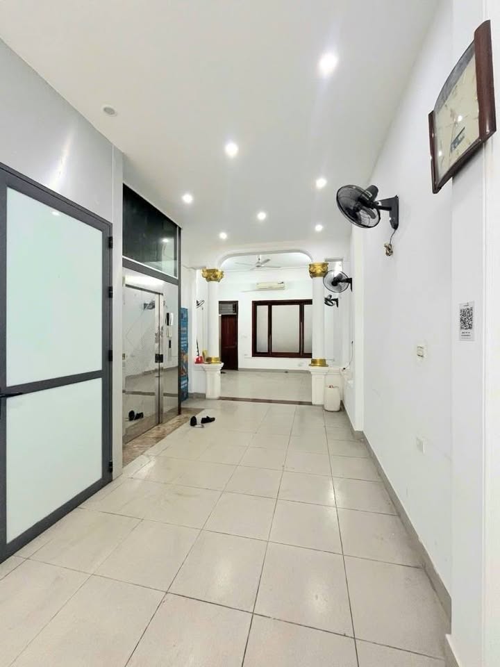 FrontHouse KĐT Mới Nam Trung Yên 117m² giá 53.8 tỷ - Vị trí trung tâm thuận tiện!