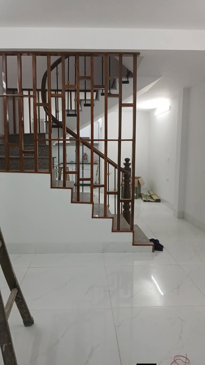 Nhà riêng Định Công Thượng 33m² giá 3.2 tỷ - Nhà mới, tiện ích đầy đủ!