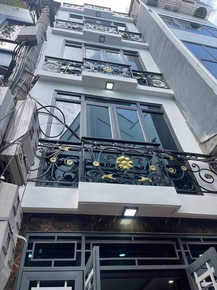 Nhà đẹp 5 tầng tại Khương Thượng 33m² giá 8.5 tỷ - Thiết kế hiện đại, thoáng sáng!