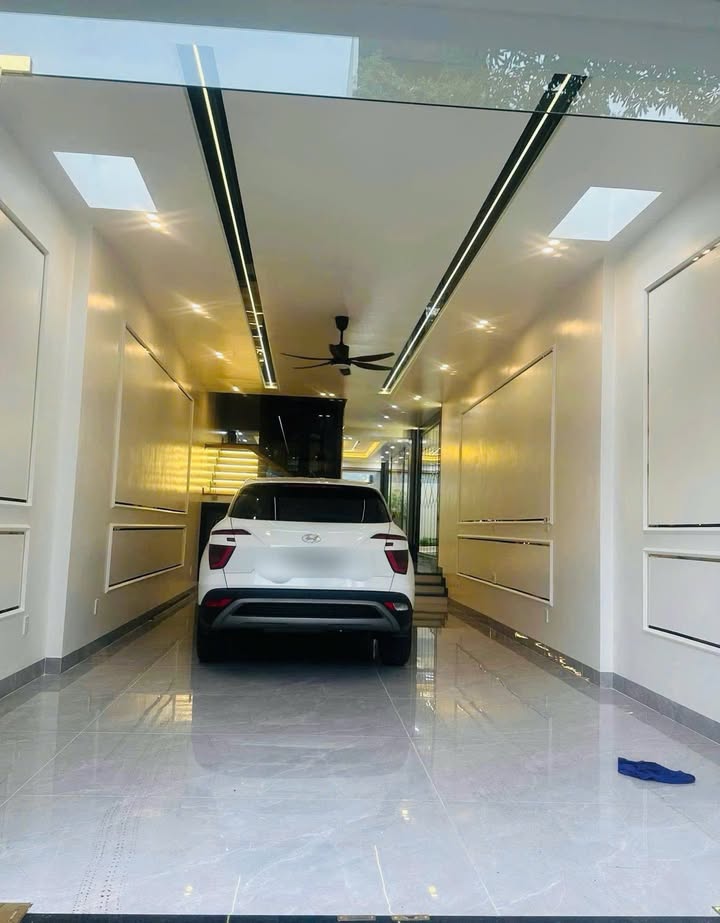 Nhà mặt đường Độc Lập Quận Lê Chân 135m² giá 14 tỷ - Kinh doanh thuận lợi!