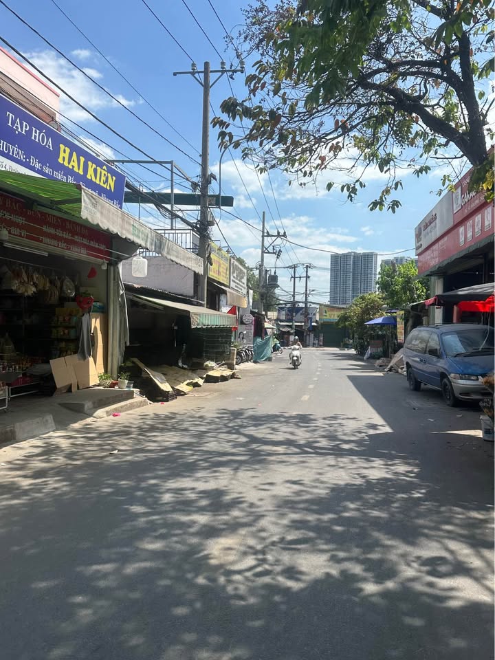 Nhà phố VinHome Grand Park, Nguyễn Xiển, 80m² giá 4 tỷ - Đầu tư sinh lời lý tưởng!