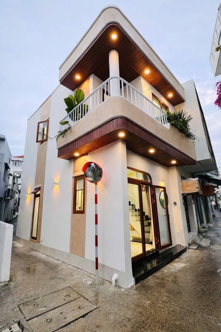 Nhà 2 tầng đường 2-9, Hải Châu 32m² giá 3.78 tỷ - Full nội thất, thương lượng!