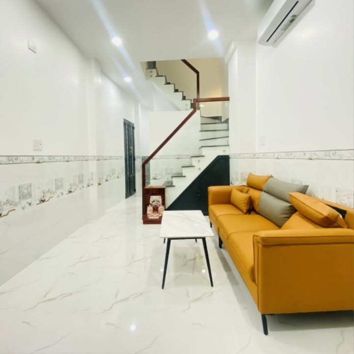 Nhà phố Lý Thái Tổ, Quận 10, 30m² giá 5 tỷ - Sổ đỏ chính chủ, giao ngay!