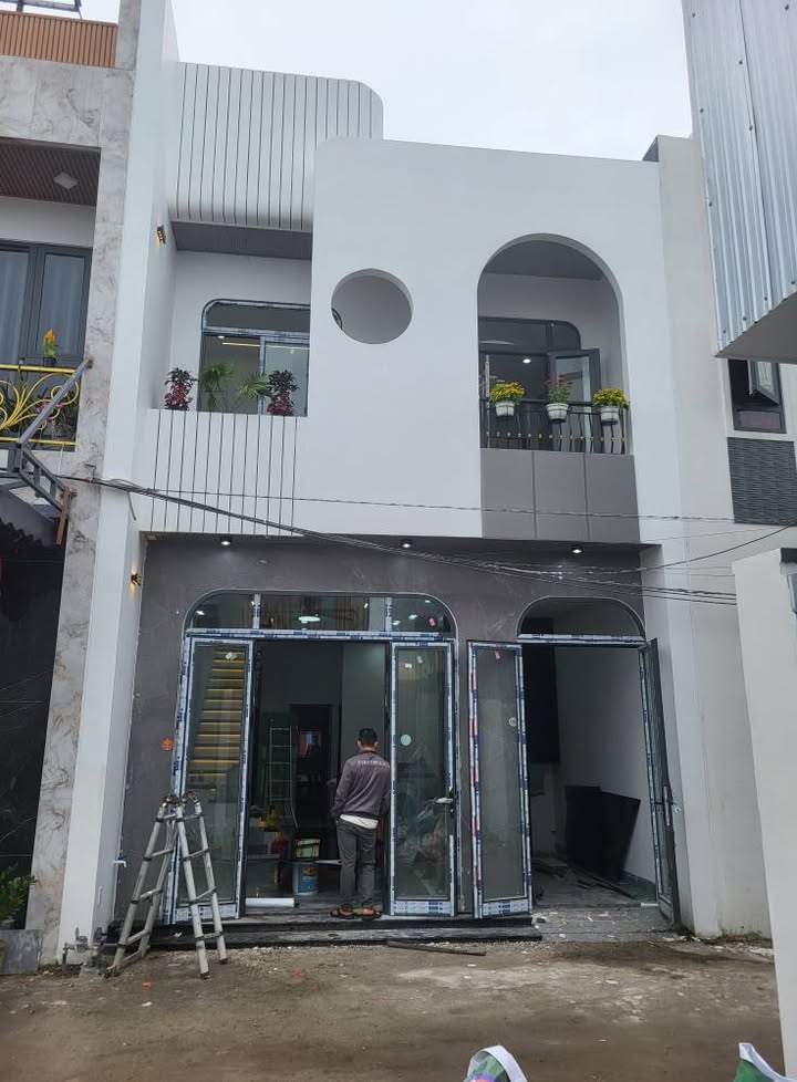 Nhà 2 tầng Hoàng Văn Thái 63m² giá thỏa thuận - Nội thất sang trọng, sẵn sàng ở ngay!