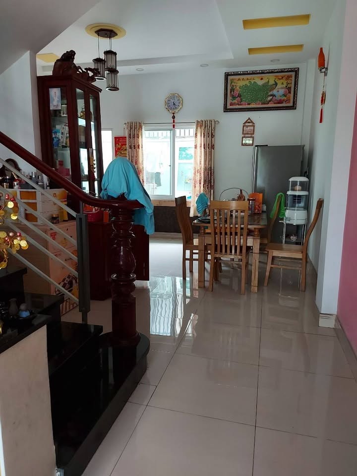 Nhà riêng Xã Xuân Thới Sơn 105m² giá 4.4 tỷ - Ô tô vào tận nhà!