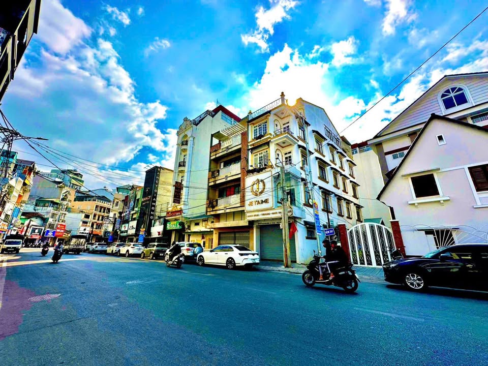 Nhà mặt phố Phan Đình Phùng Đà Lạt, 79m² giá 23.5 tỷ - Kinh doanh thuận lợi!