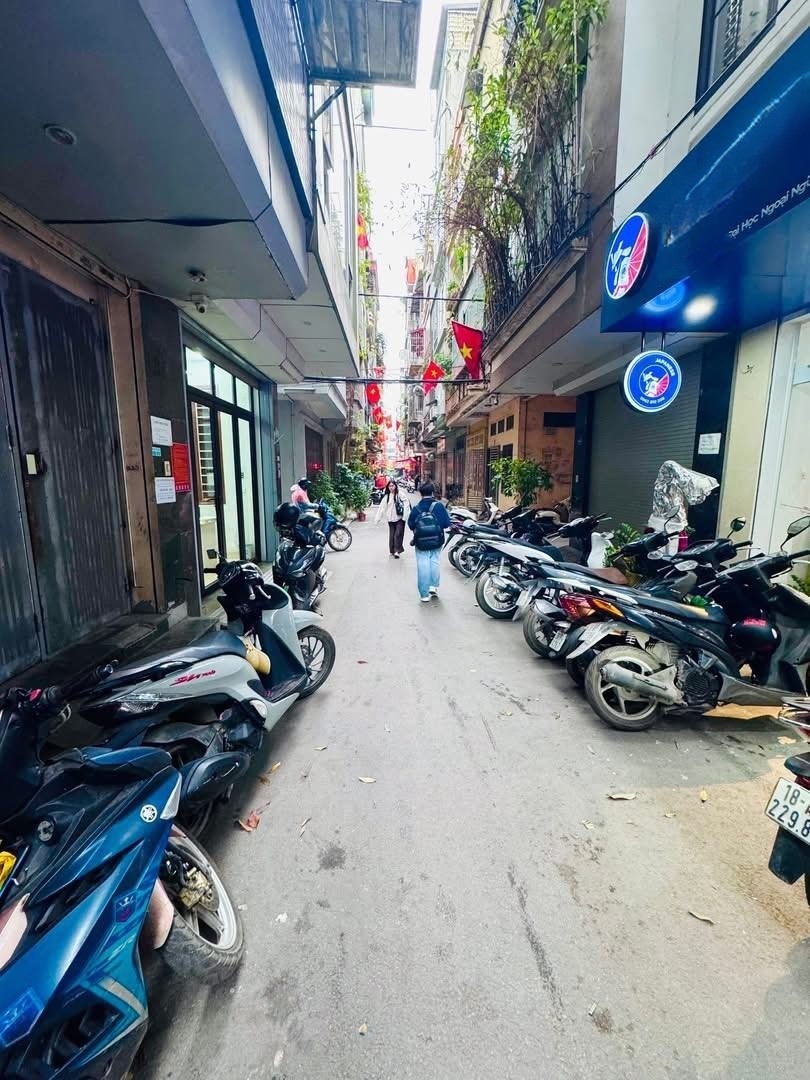 Nhà phân lô Trần Quốc Hoàn, Cầu Giấy 36m² giá 18.7 tỷ - Dòng tiền 21 triệu/tháng!