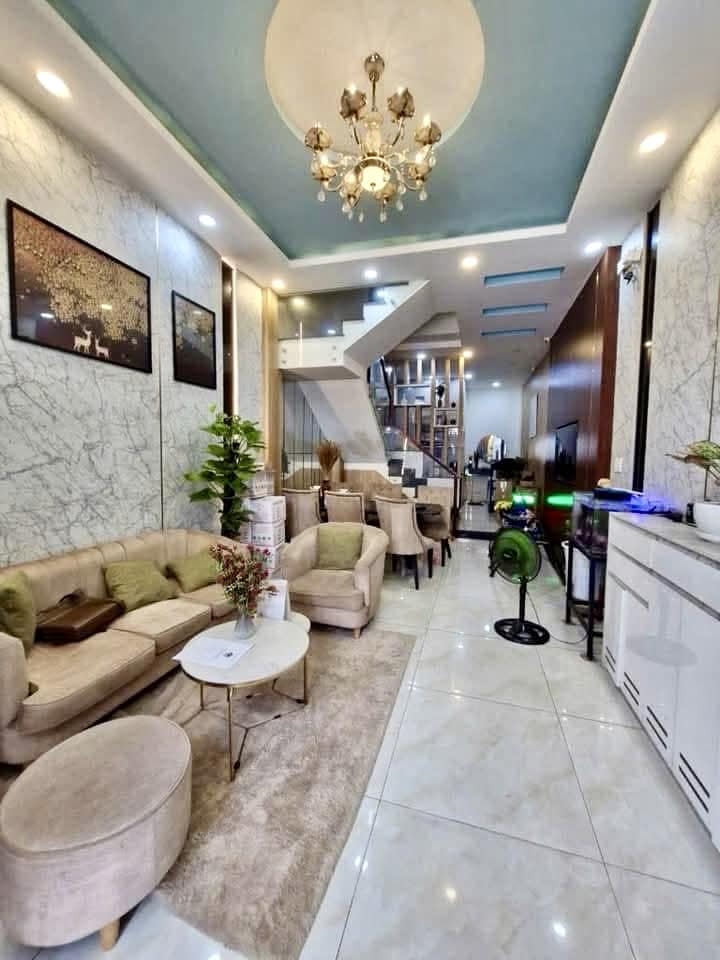 Nhà 4 tầng Phú Nhuận 40m² giá 7.1 tỷ - Full nội thất cao cấp, vào ở ngay!