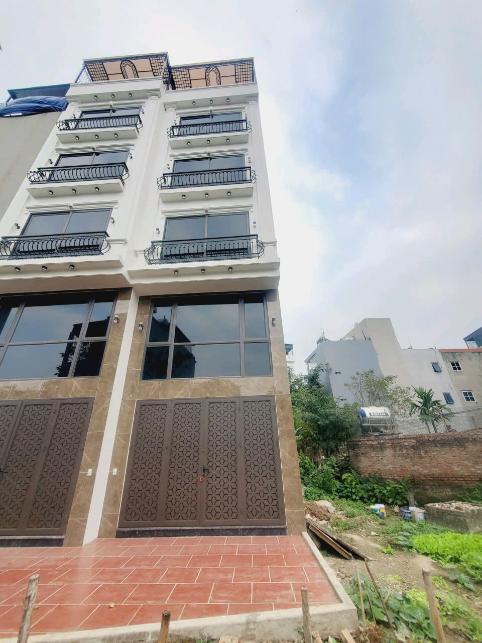 Nhà 6 tầng Cổ Linh Long Biên 46m² giá 11.5 tỷ - Thiết kế hiện đại, thang máy tiện ích!