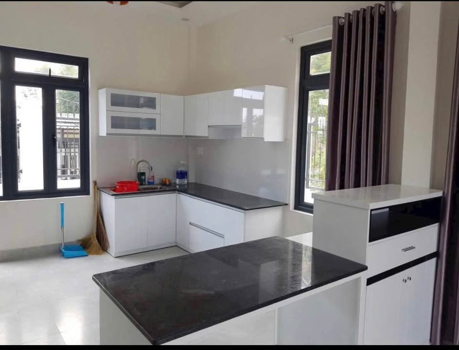 Nhà phố Đà Lạt 200m² giá 10 tỷ - 2 mặt tiền thoáng mát