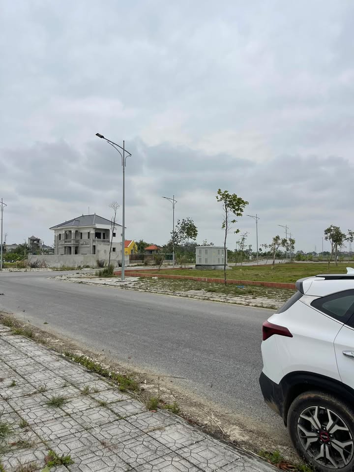 Đất nền Đông Văn, Thanh Hóa 100m² giá 1.6 tỷ - View công viên đẹp