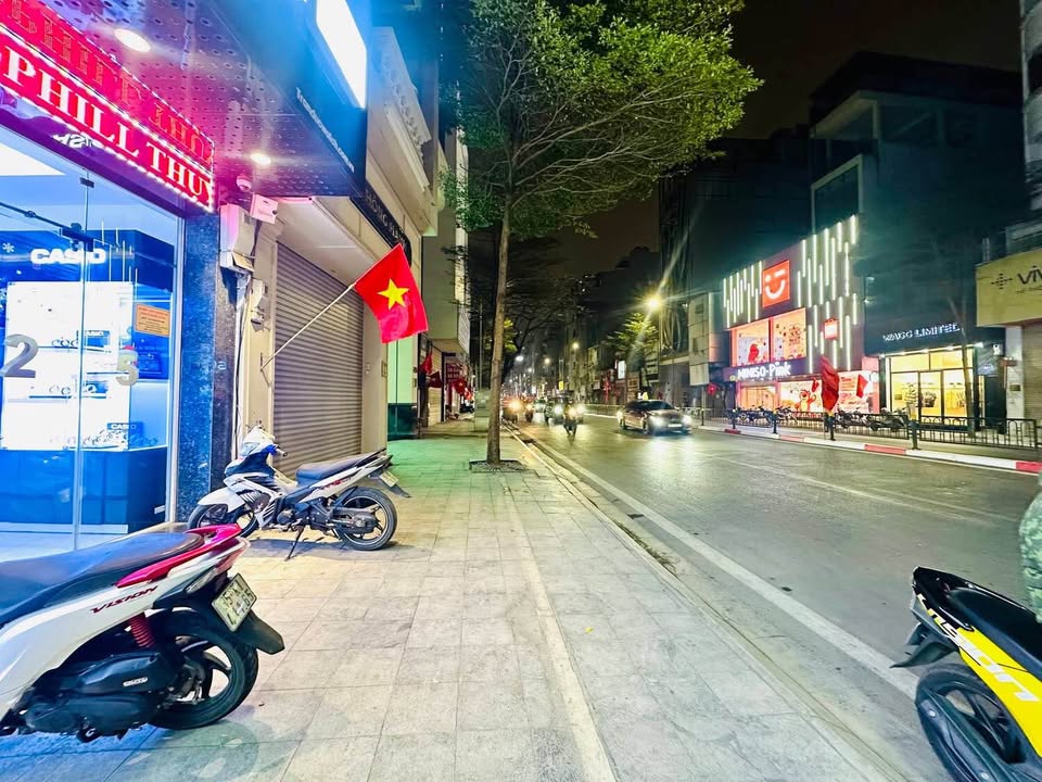 Nhà mặt phố Tôn Đức Thắng, Đống Đa, 108m² giá 59.8 tỷ - Kinh doanh đỉnh cao!