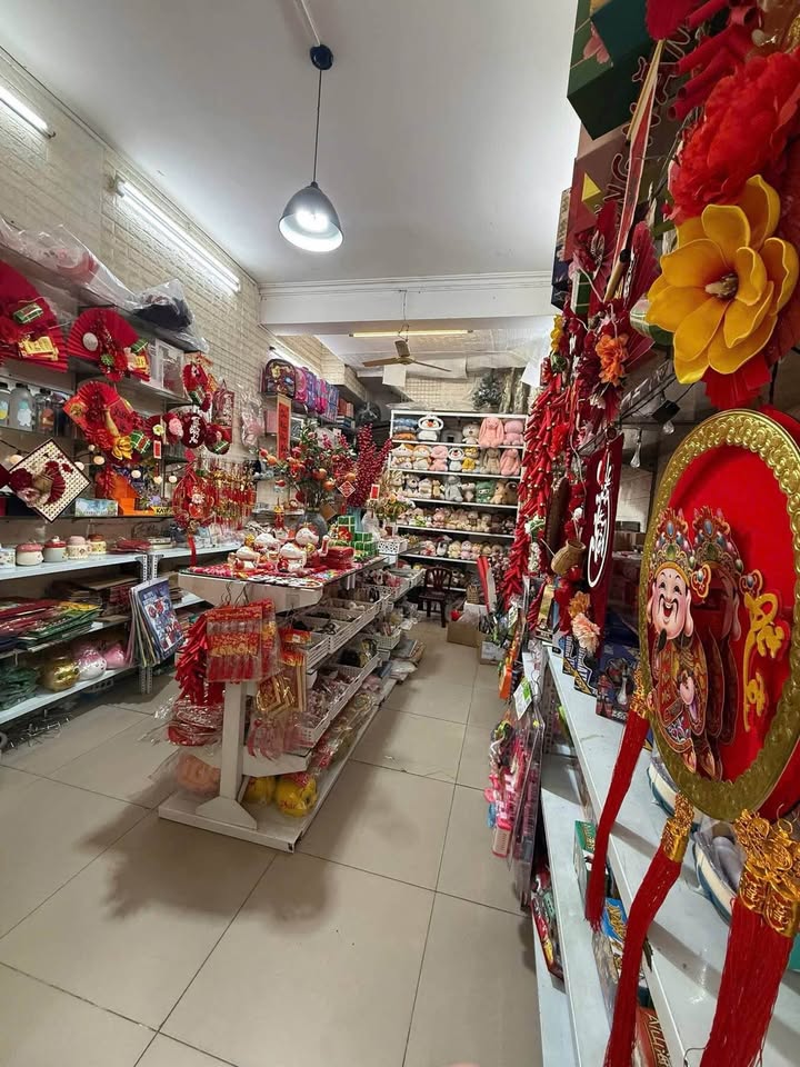 Nhà Mặt Phố Trần Quốc Vượng Cầu Giấy 100m² MT 14m - Kinh doanh Đỉnh Cao