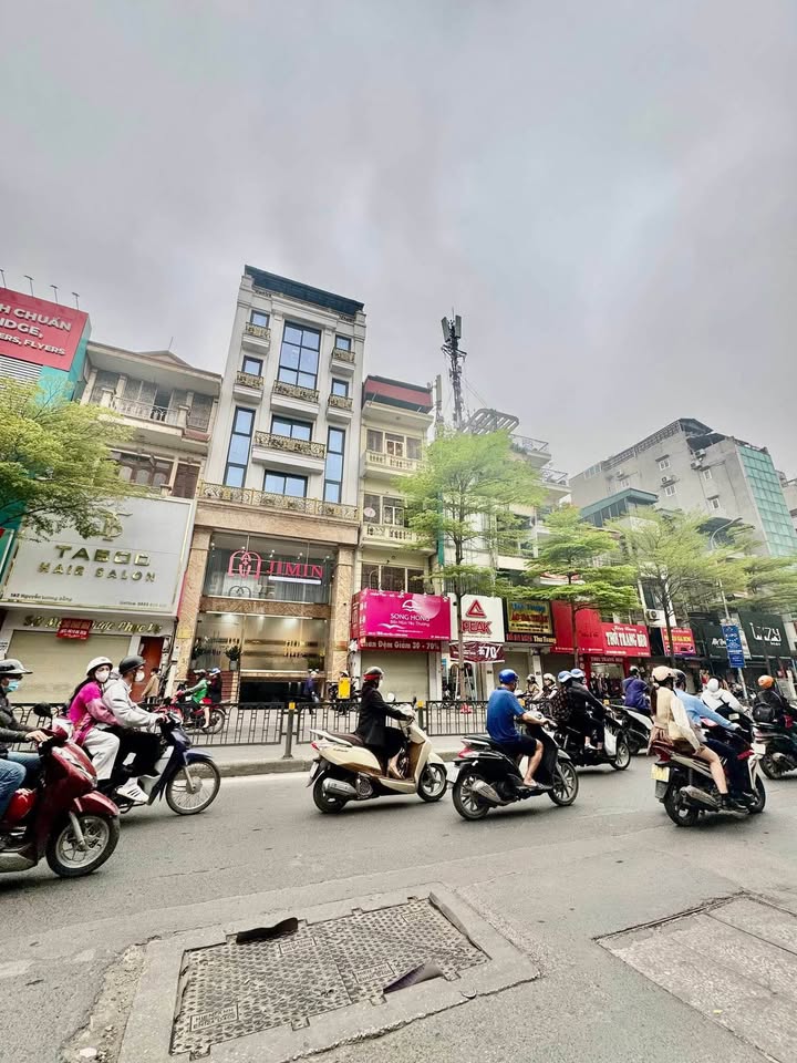 Mặt phố Nguyễn Lương Bằng, Đống Đa 112m² giá 56 tỷ - Kinh doanh sầm uất