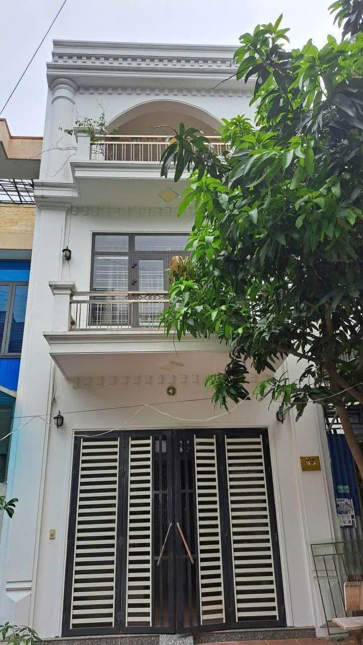 Nhà 3 tầng KĐT Bãi Viên 80m² giá 4.95 tỷ - Vị trí đắc địa gần Giải Phóng!