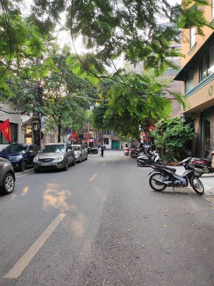 Bán nhà mặt phố Hồ Thiền Quang, Quận Hai Bà Trưng, 23m², giá 7 tỷ - Sổ đỏ chính chủ!