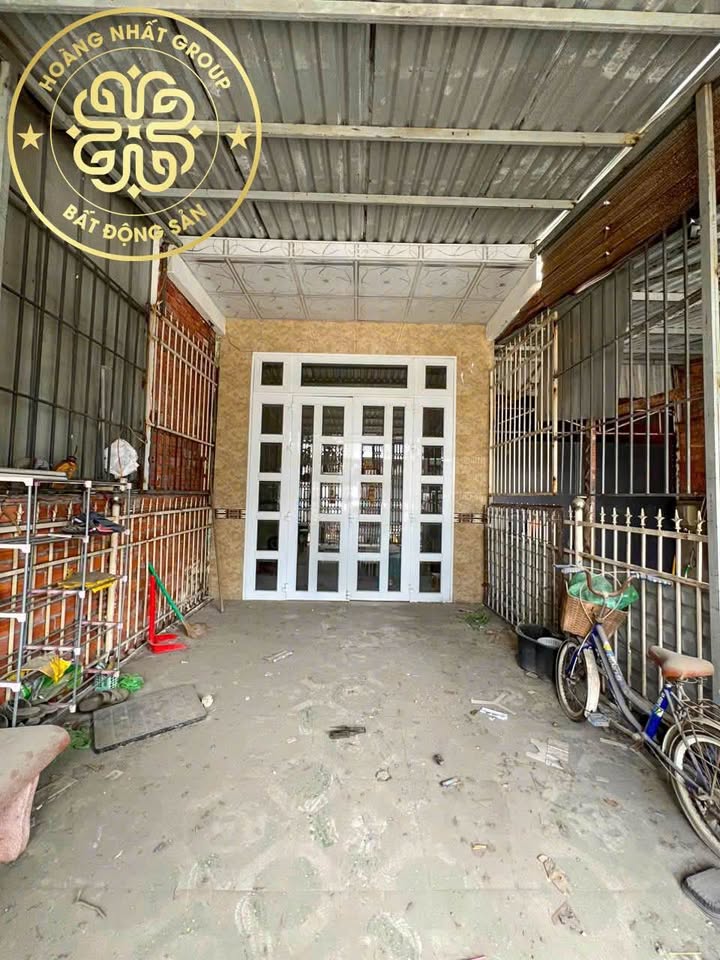 Nhà mặt tiền đường Quang Trung, Cà Mau 101m² giá 2 tỷ - Sẵn sàng vào ở!