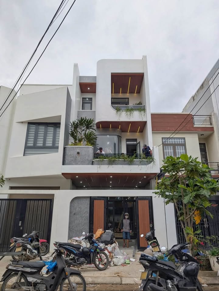 Nhà Hoà Xuân Đà Nẵng 100m² 4PN Hướng Đông Nam - Giá 9.5 Tỷ