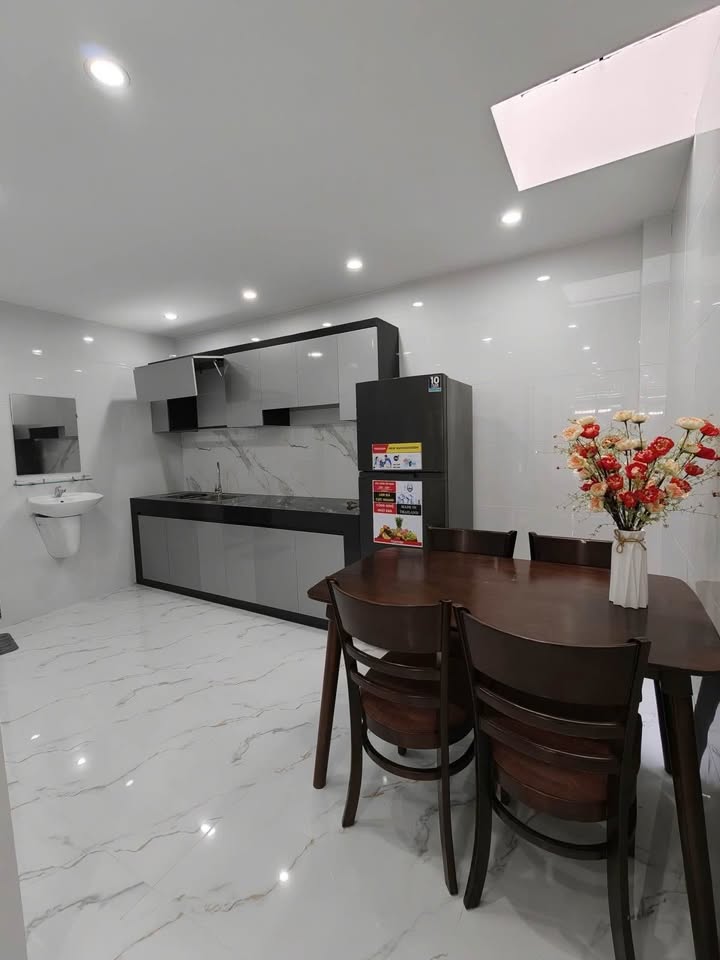 Nhà Cẩm Lệ 100m² giá 4 tỷ - Ô tô vào tận nhà, vị trí đắc địa!